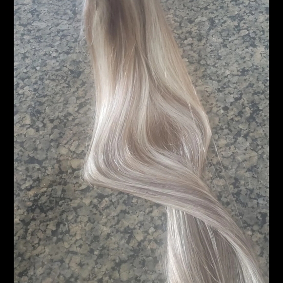 Human hair extensions - Picture 11 of 14